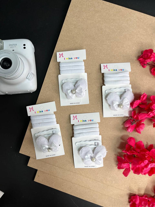 Pearl hair clips (card)
