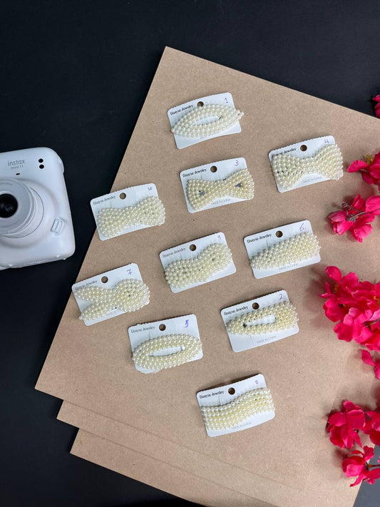 Pearl hair clips