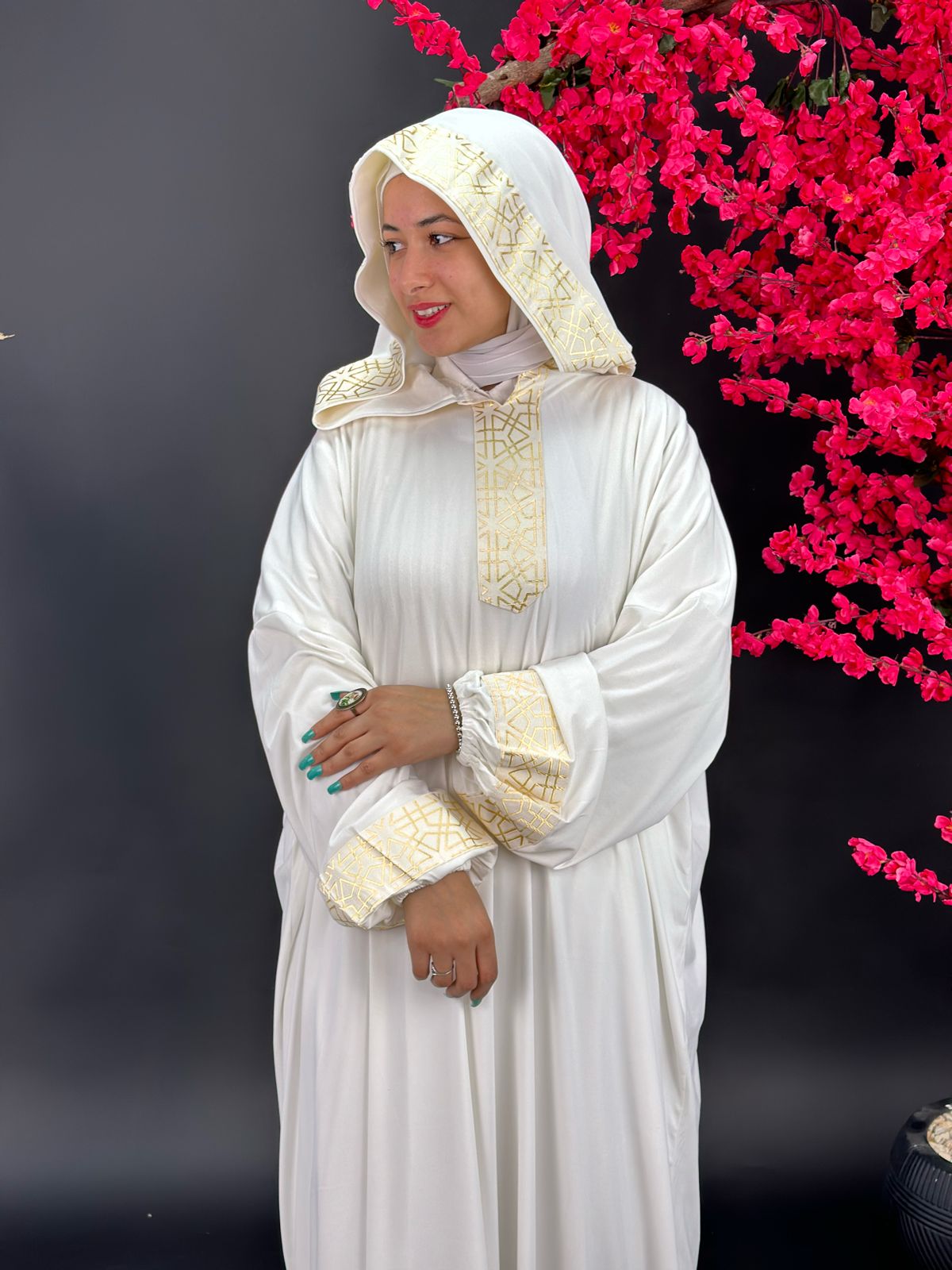 Arabic isdal with hoodie