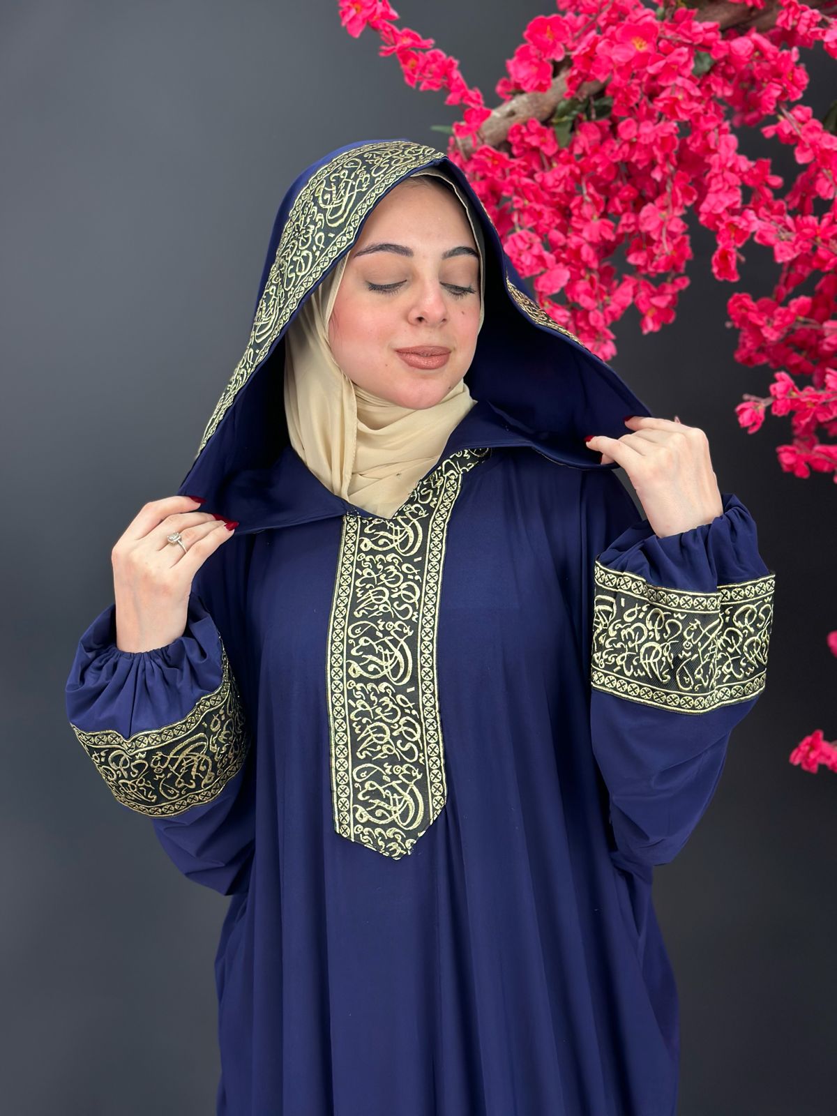 Arabic isdal with hoodie