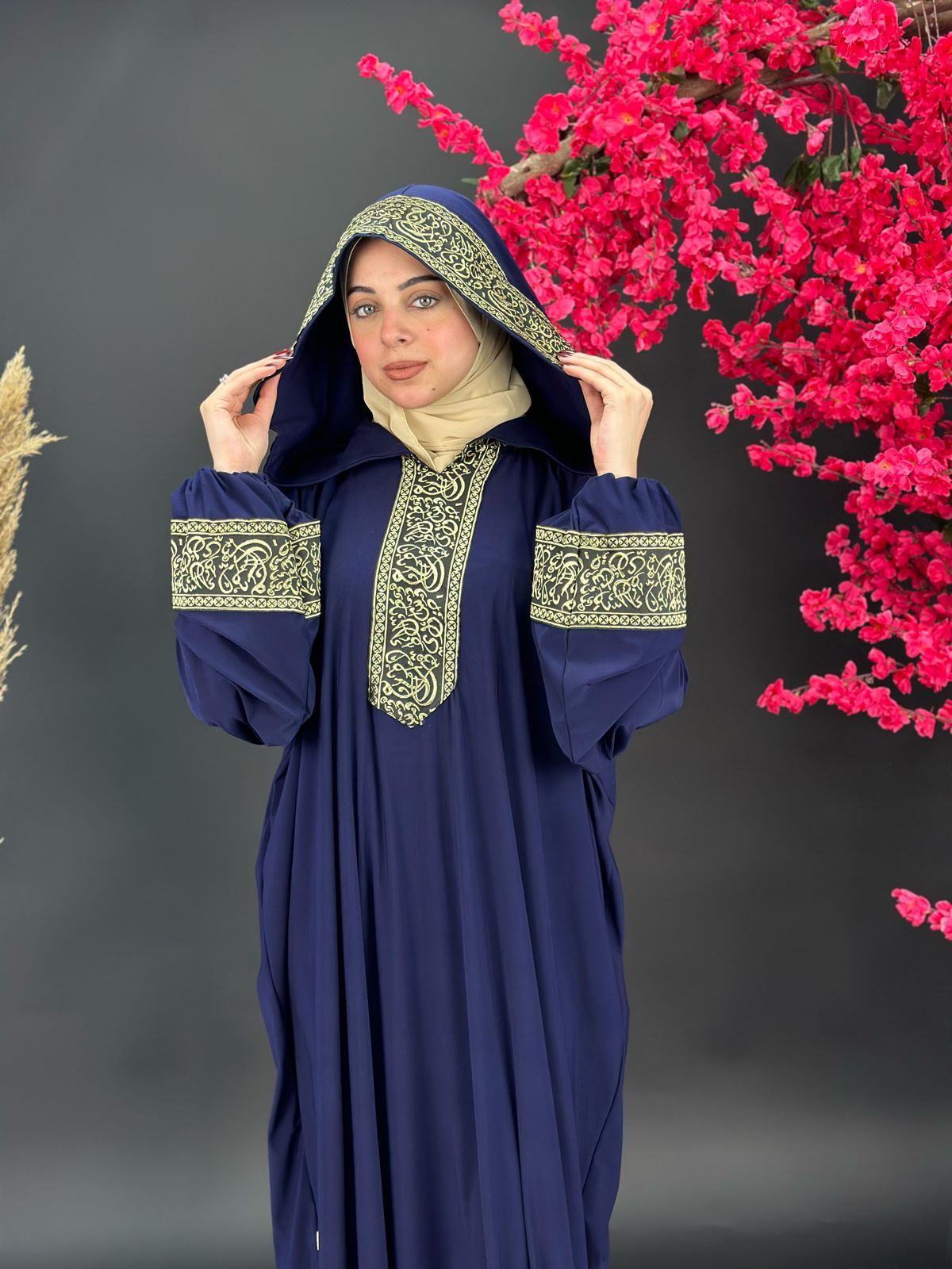 Arabic isdal with hoodie