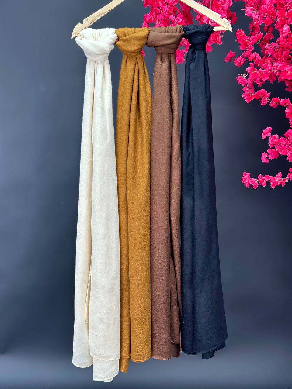 Elegance Modal scarf