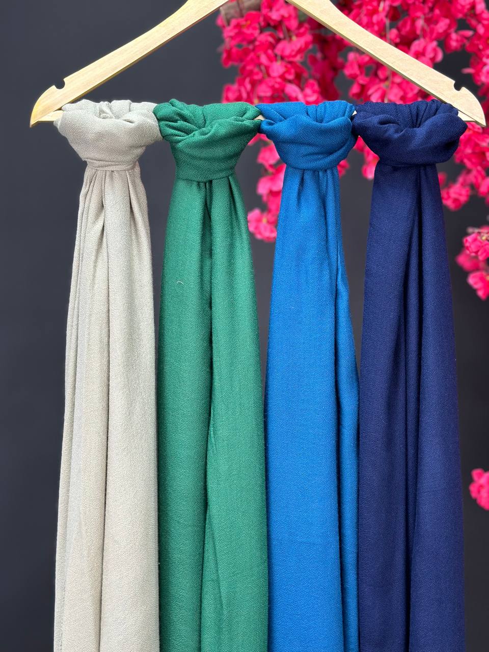 Elegance Modal scarf