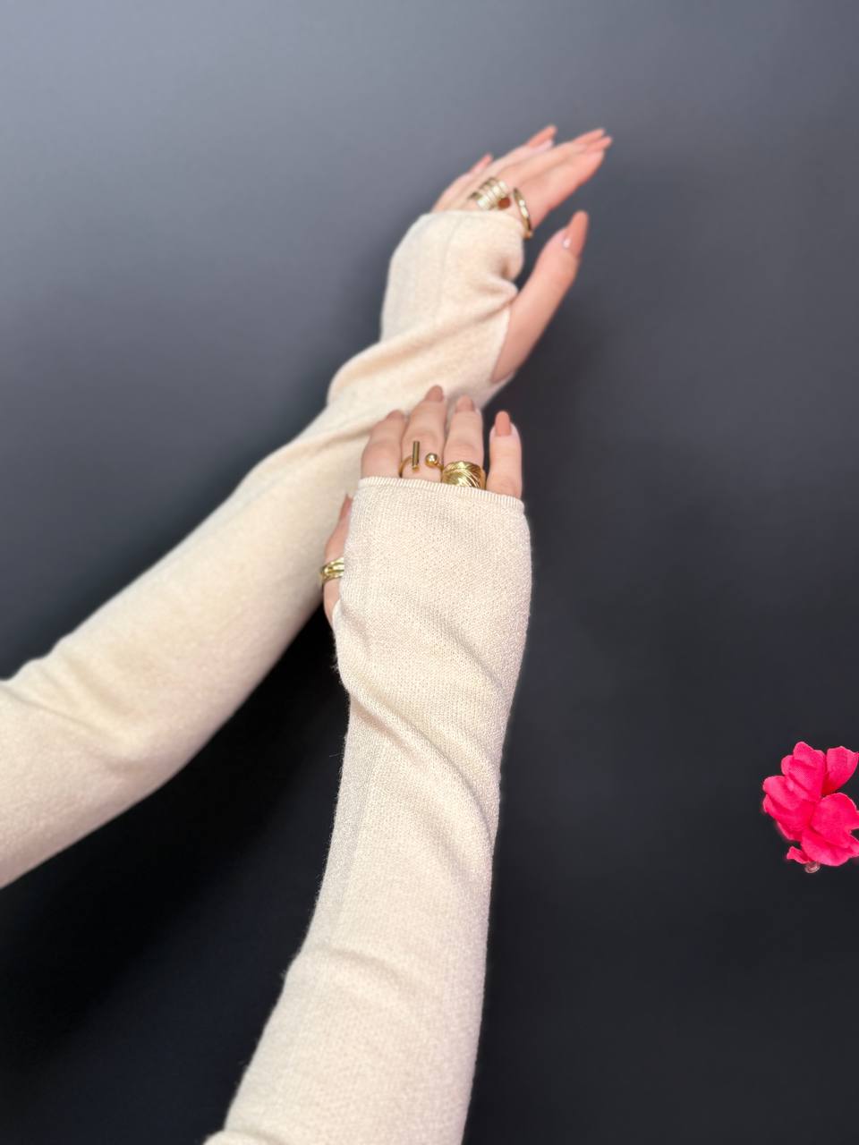 Thumbhole sweater