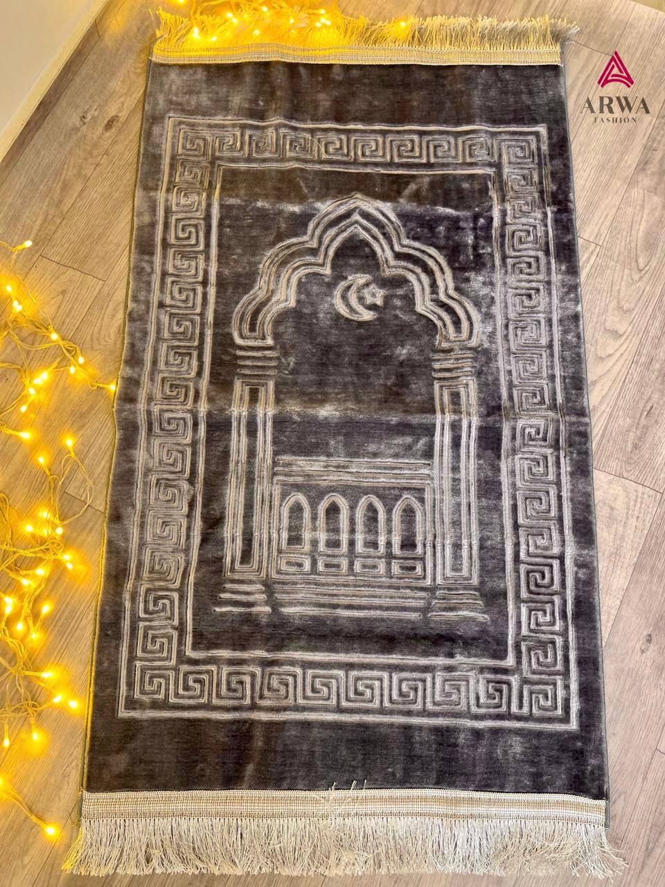 Qatifa Prayer Rug